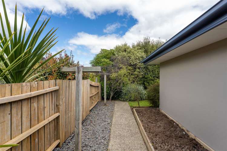 8 Ngawhatu Road Stoke_12