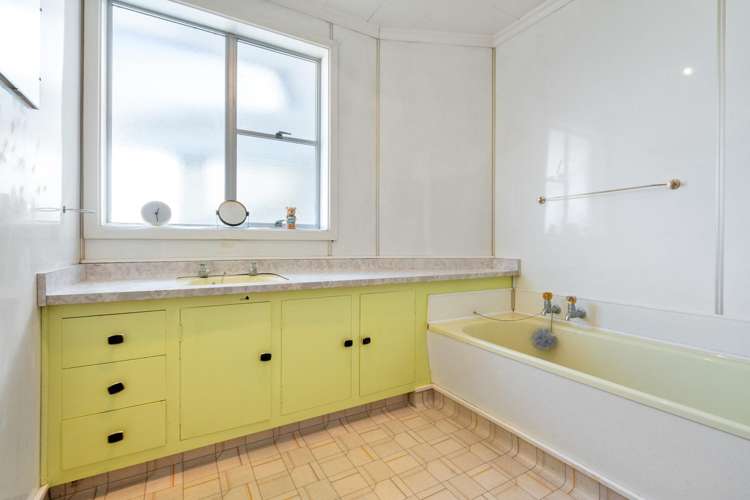 97 Easther Crescent Kew_16