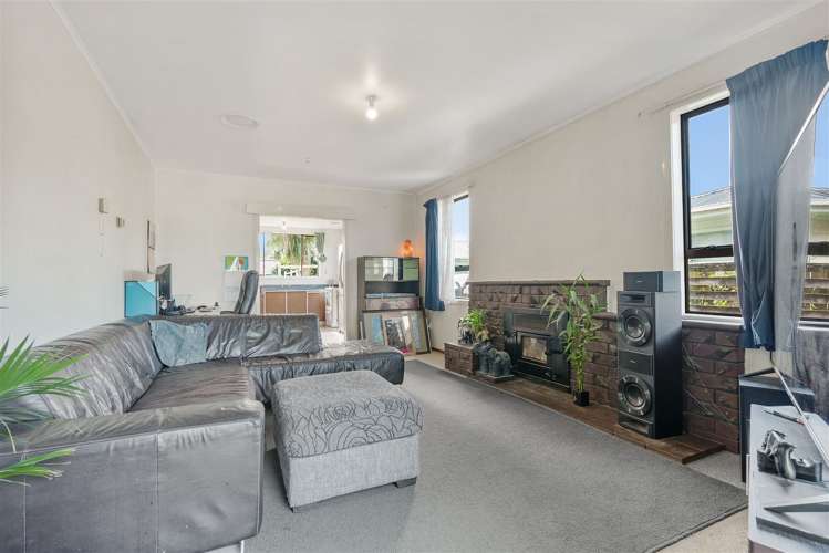 14 Rollerson Street Papakura_16