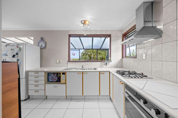 274 Forest Hill Road Waiatarua_13