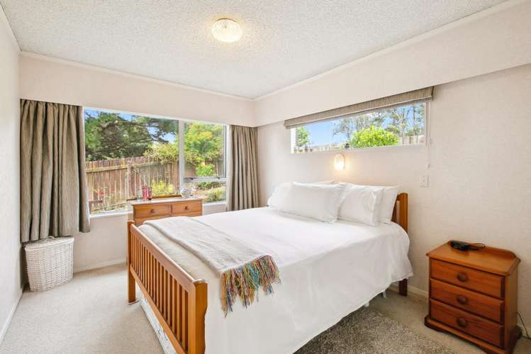2A Mckeefry Grove Tawa_10