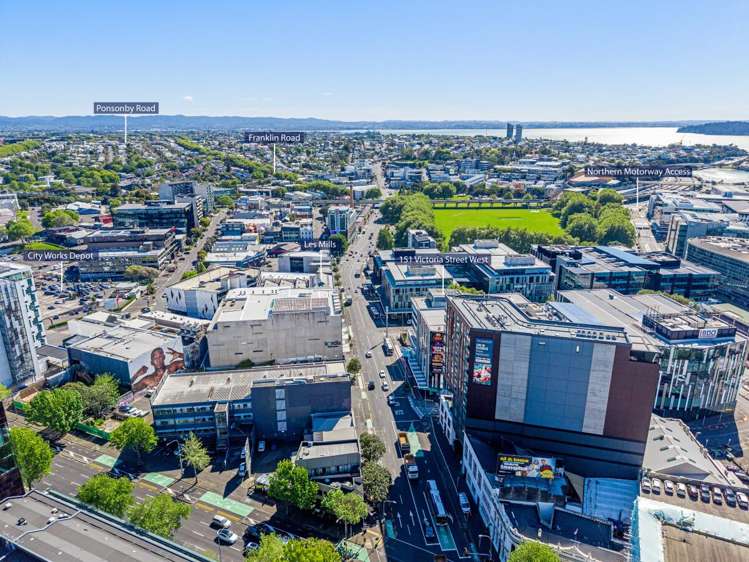 151 Victoria Street West City Centre_21