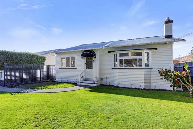 Charming 1930s Bungalow with Subdivision Potential