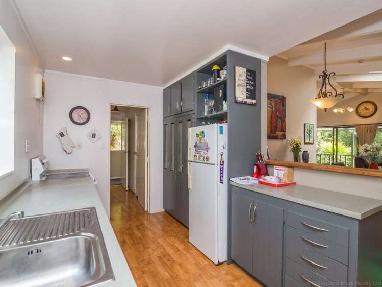 7c Tiniroa Grove Silverstream_13