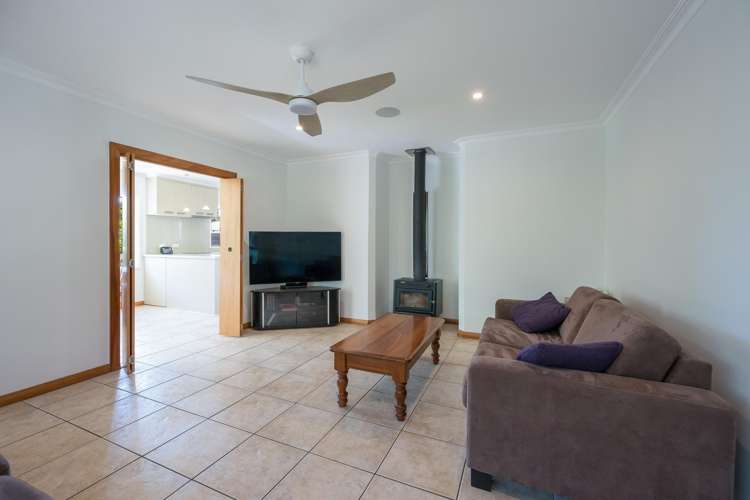 10 Neale Avenue Stoke_13