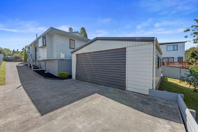 37 Gosford Drive Botany Downs_24