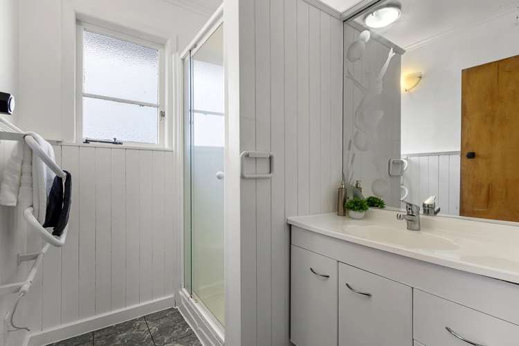 5 Fairclough Road Beach Haven_8