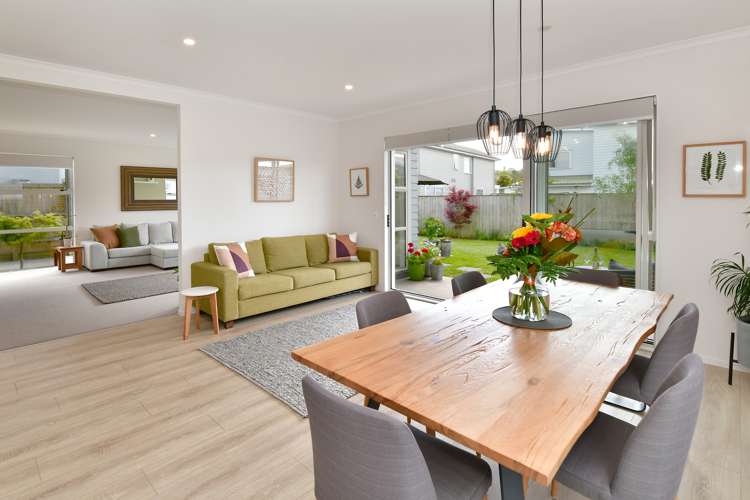 6 Onekura Street Red Beach_6