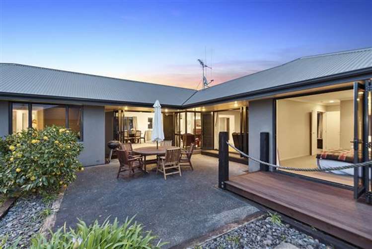 8 Somerton Drive Huntington_18