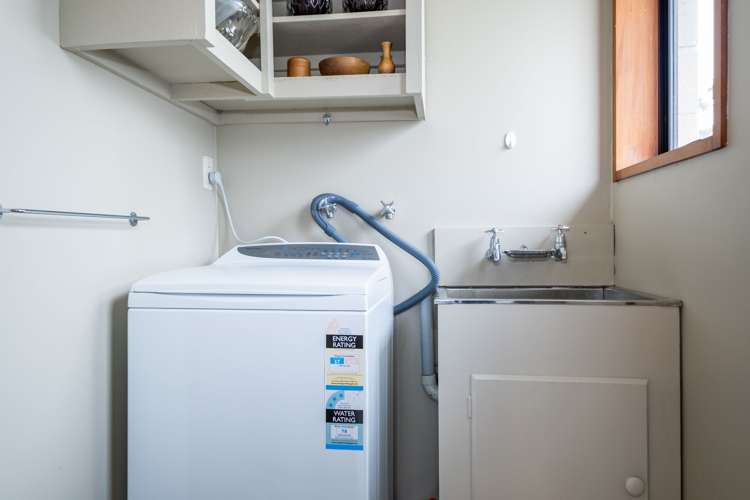 1/105 Le Cren Street Seaview_10