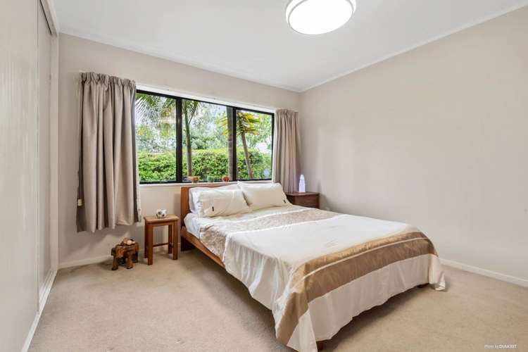 10 Skybird Place Glen Eden_14
