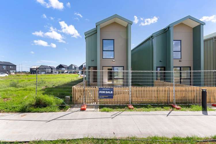 23 Karaka Village Parade Karaka_28