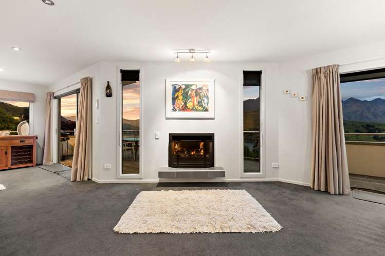 21 Olivers Place Queenstown_13