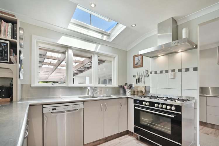 264 Paki Paki Road Longlands_16