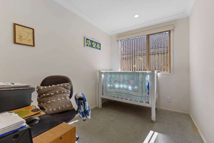 6 Castlehill Court Wattle Downs_17