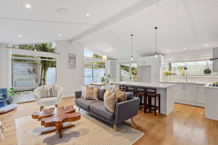 146 Laingholm Drive Laingholm_17