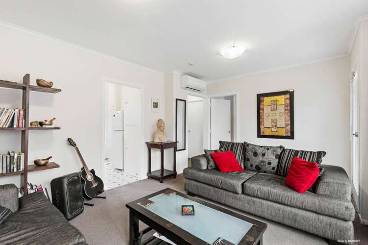 2/15a Anzac Street Takapuna_7
