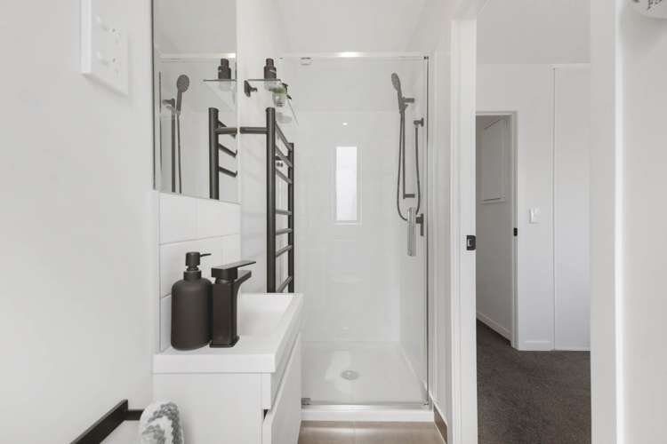 8 Whakahui Lane Mangere Bridge_13