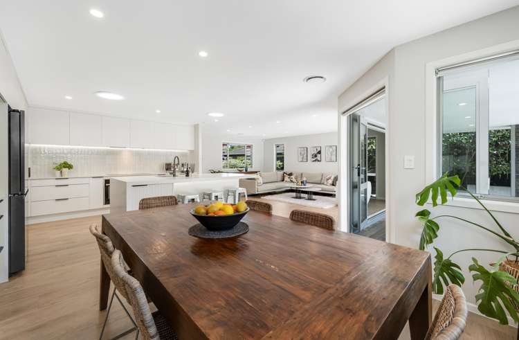 100 Beach Road Mellons Bay_16