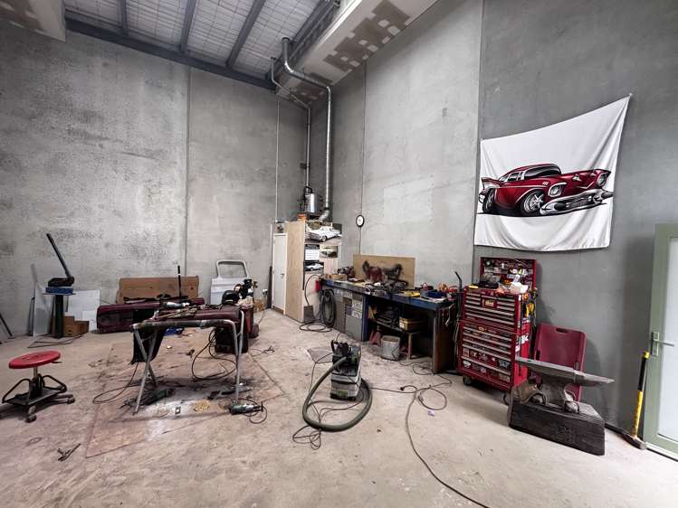 5 and 6/45 Bouverie Street Petone_3