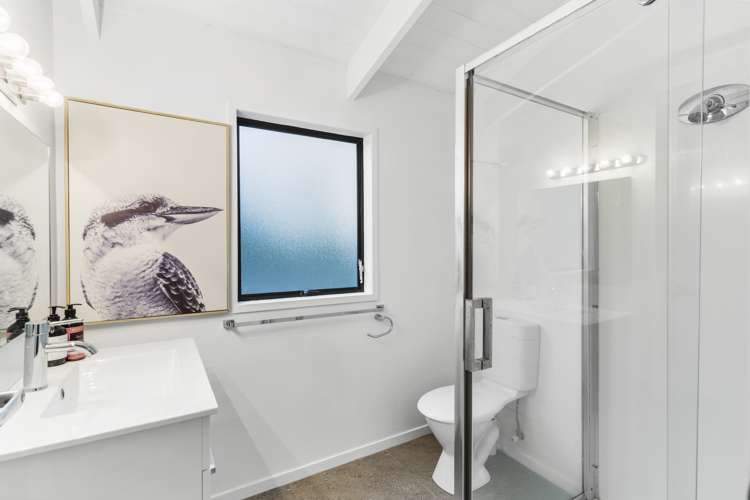 2/58 Aeroview Drive Beach Haven_9