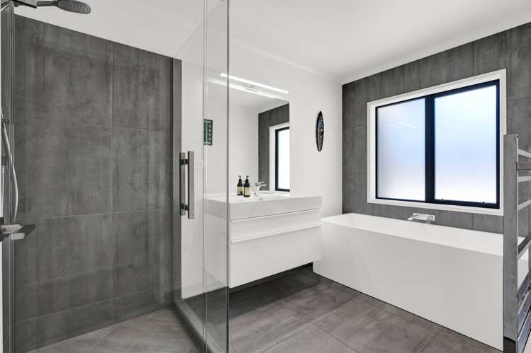 6 Francis Douglas Drive Westown_22