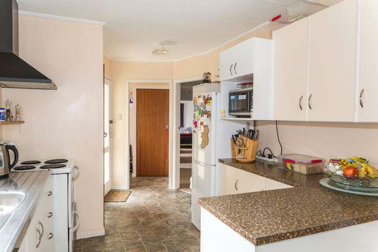 8 Hartgill Crescent Dannevirke_24