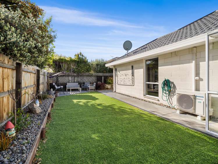 2/61 Laing Crescent Heathcote Valley_16