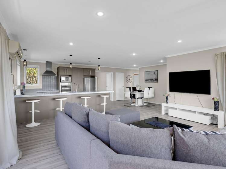 6 Raddington Way Huntington_11