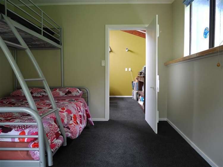 10 Airlie Street Glenduan_12