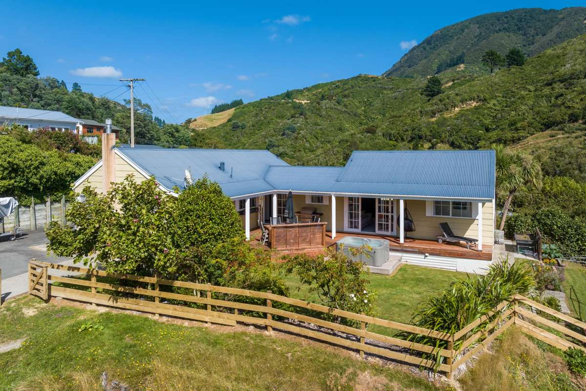 8 and 8a Angle Street_2