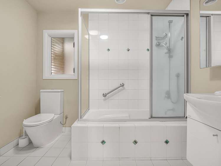 10 Mackwood Place Birkdale_14