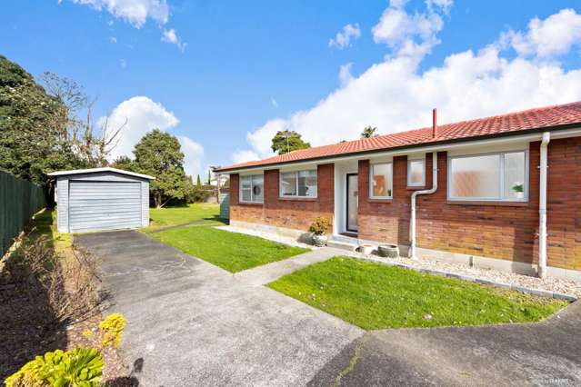 2/12a Yeovil Road Te Atatu Peninsula_1