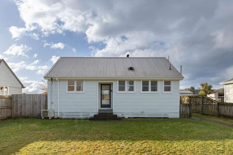 18 Conlon Street Reefton_16