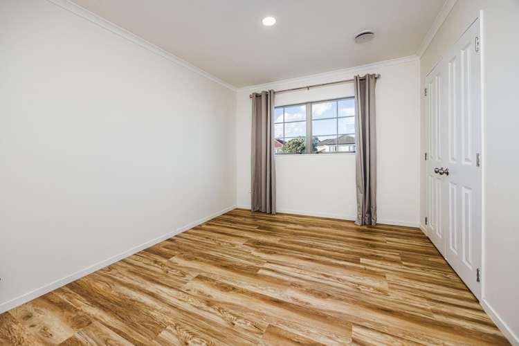 87 Middlefield Drive Flat Bush_15