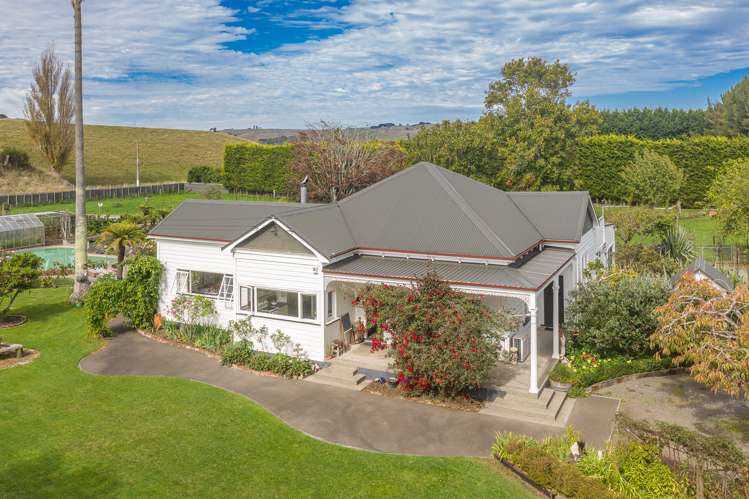 140 Riverbank Road_0