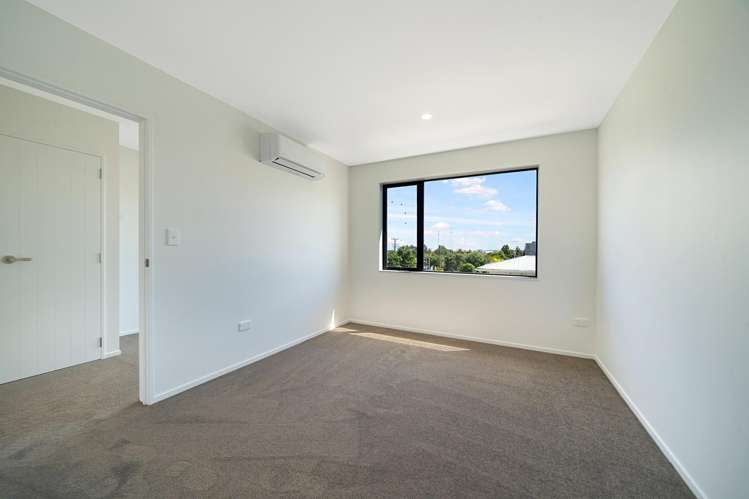 3A Cobham Crescent Kelston_18