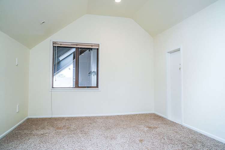 29 Sikkim Crescent Clover Park_16