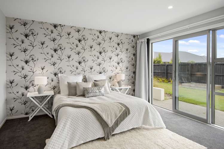 51 Vernon Drive Lincoln_17