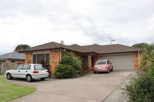 Sunny and Spacious Four-Bedroom Famil