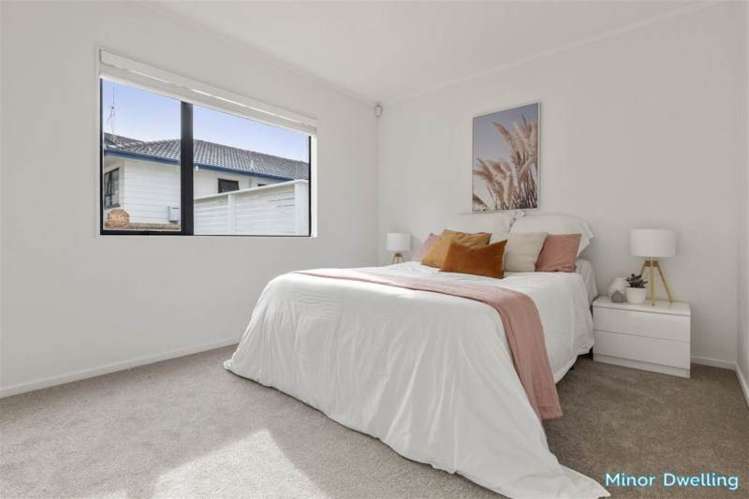 8 & 8A Kupari Place Totara Vale_8