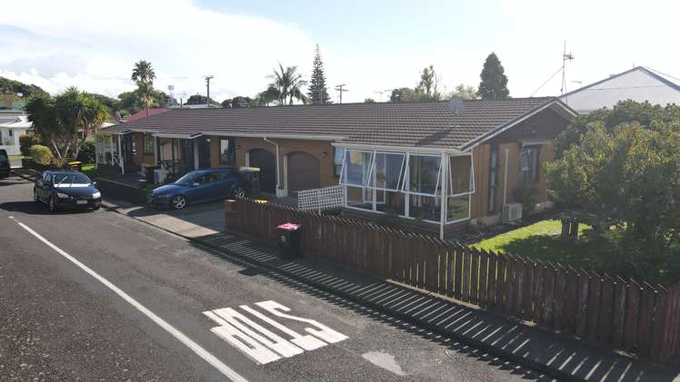 203 Amy Street Thames_0