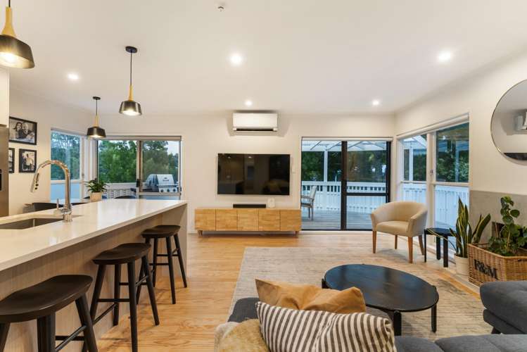 71 Vandeleur Avenue Birkdale_1