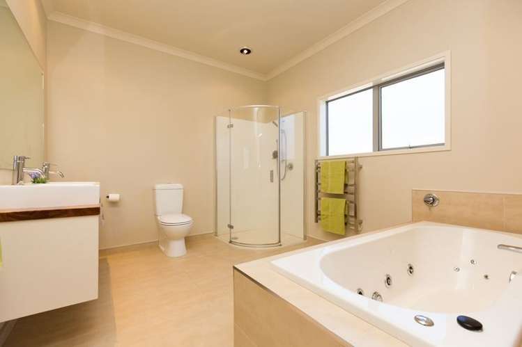 32 Links Drive Waiwhakaiho_37