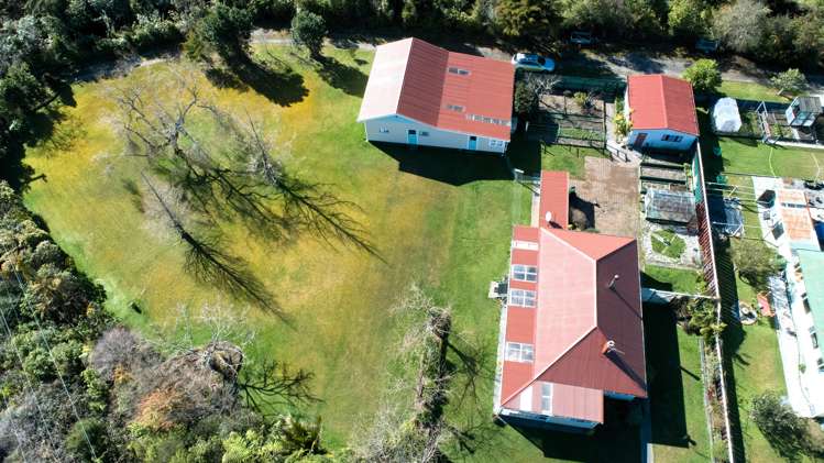 2 Mcgill Street Waimangaroa_17