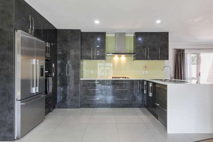 34 Erne Crescent East Tamaki_10