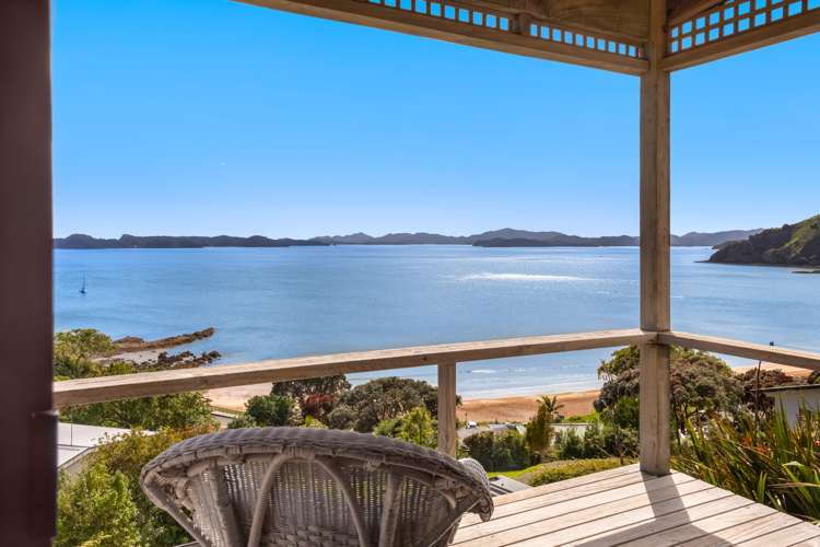 2 Queens View Road Russell_17