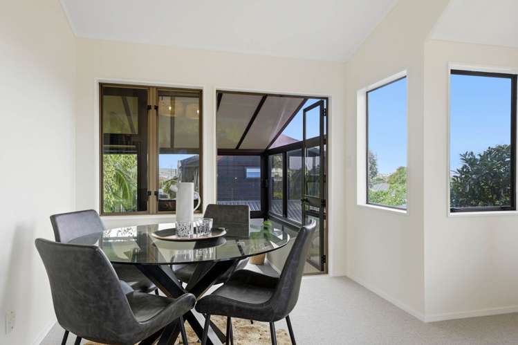 2/1 Aramoana Avenue Devonport_7