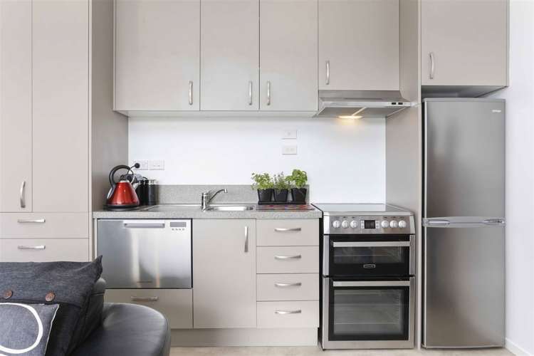 25/28 The Avenue Albany_2