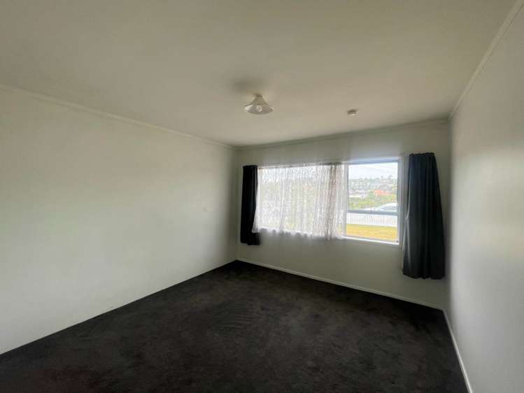 2/79 Glendale Road Glen Eden_3